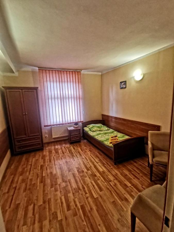"Aleksandrowka" Restauracja I Noclegi Horyniec Exterior foto
