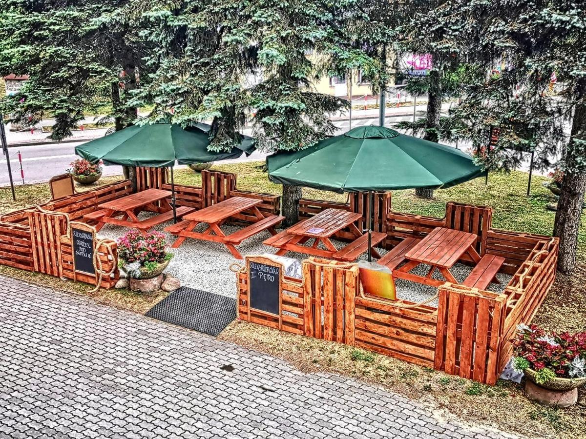 "Aleksandrowka" Restauracja I Noclegi Horyniec Exterior foto